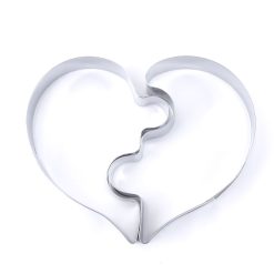 2 pcs set Heart Cookie Molds Left Right Heart Shaped Cookie Cutter Funny Love Puzzles Romantic 1