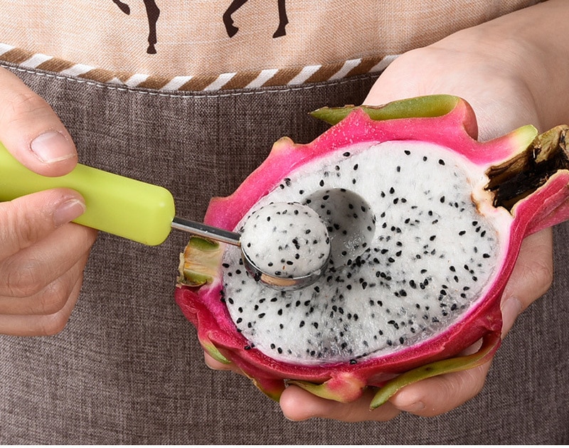 4-in-1-watermelon-slicer-cutter-scoop-fruit-carving-knife