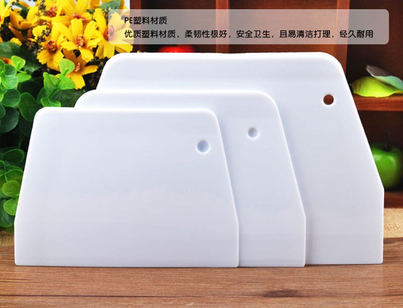 8 Styles Plastic Dough Scraper for Bread Making & Cake Decorating Pastry Tools HTBfAWQFXXXXXjXXXXqxXFXXXo
